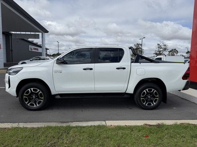 2024 Toyota Hilux SR5 in White
