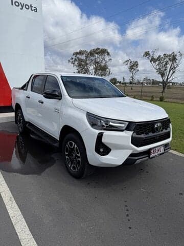 2024 Toyota Hilux SR5 in White