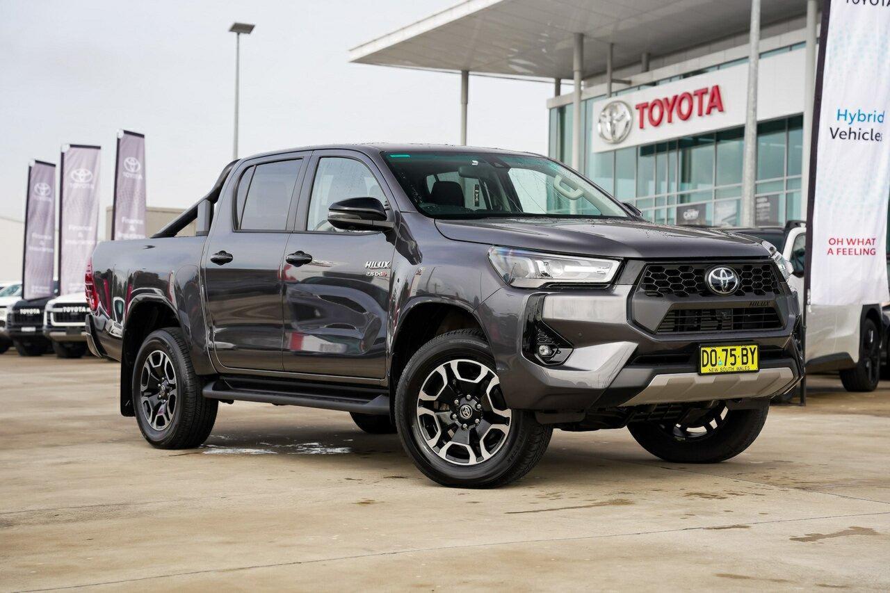 2025 Toyota Hilux SR5 in Silver