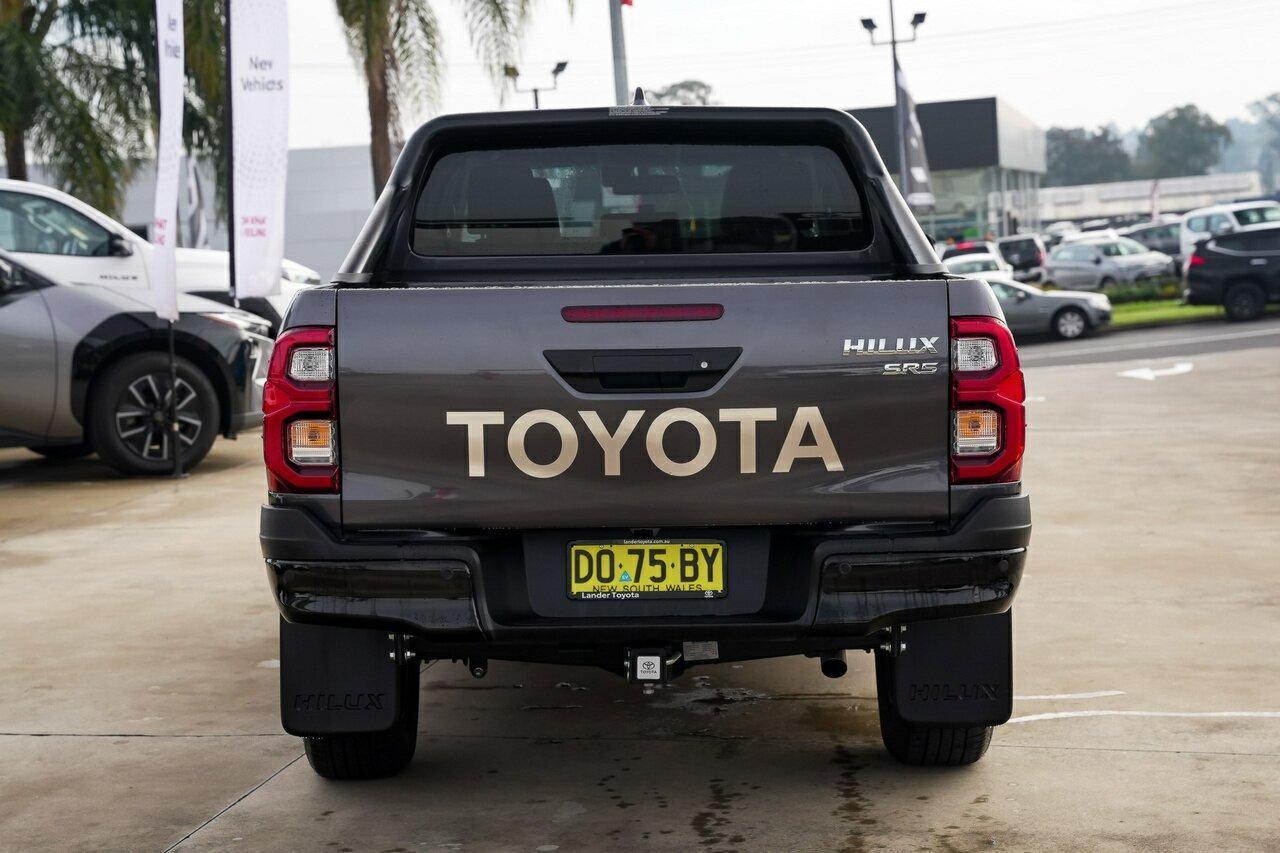 2025 Toyota Hilux SR5 in Silver