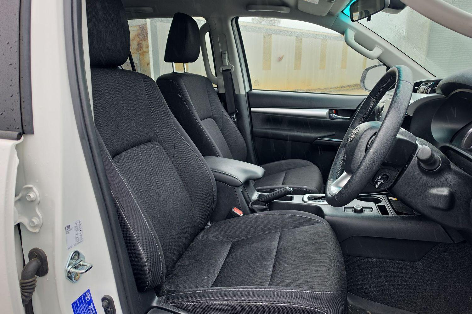 2025 Toyota Hilux SR5 in White