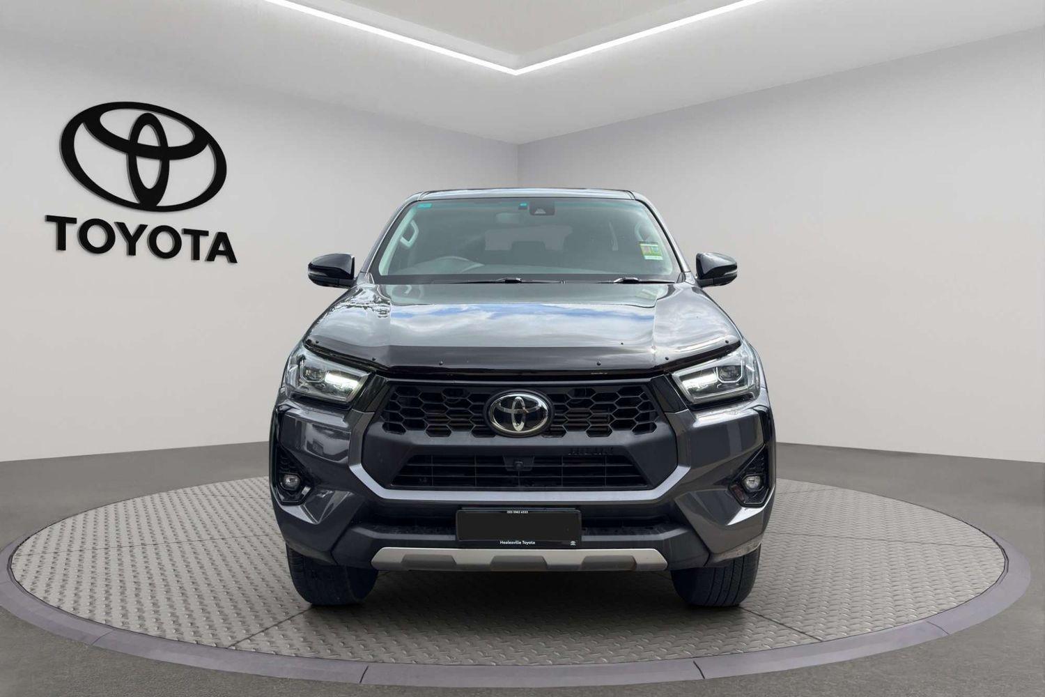 2024 Toyota Hilux SR5 in Silver