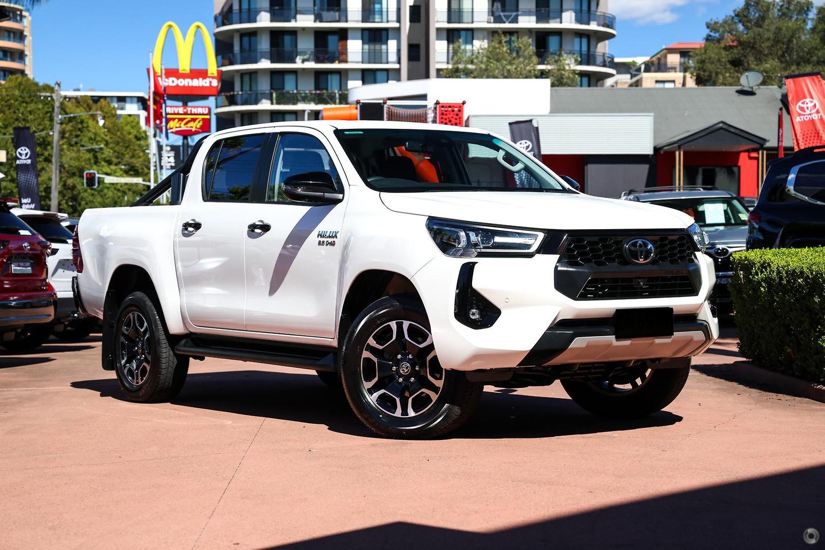 2025 Toyota Hilux SR5 in White