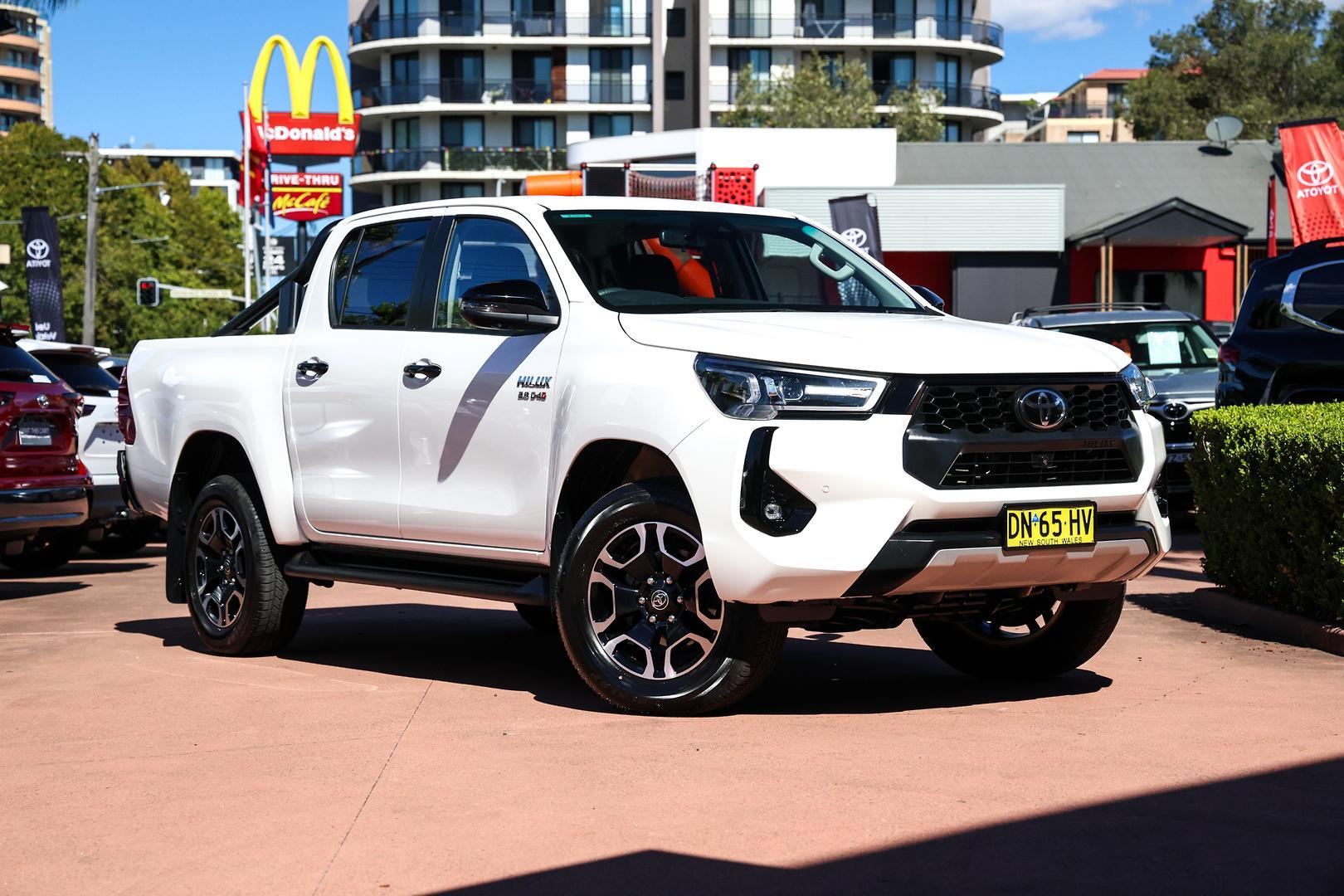 2025 Toyota Hilux SR5 in White