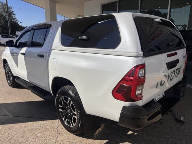 2025 Toyota Hilux SR5 in White