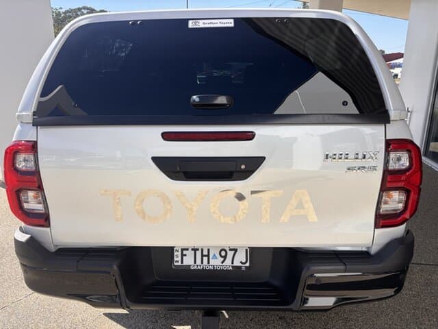 2025 Toyota Hilux SR5 in White