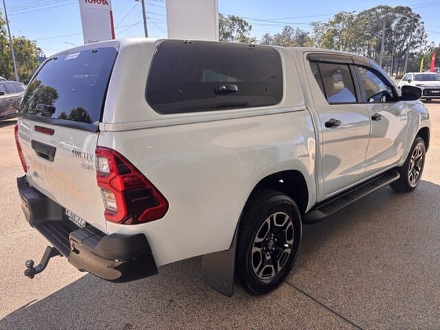 2025 Toyota Hilux SR5 in White