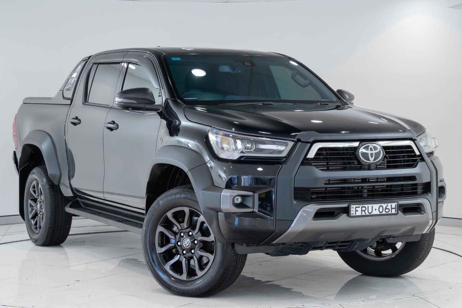2025 Toyota Hilux Rogue in Black
