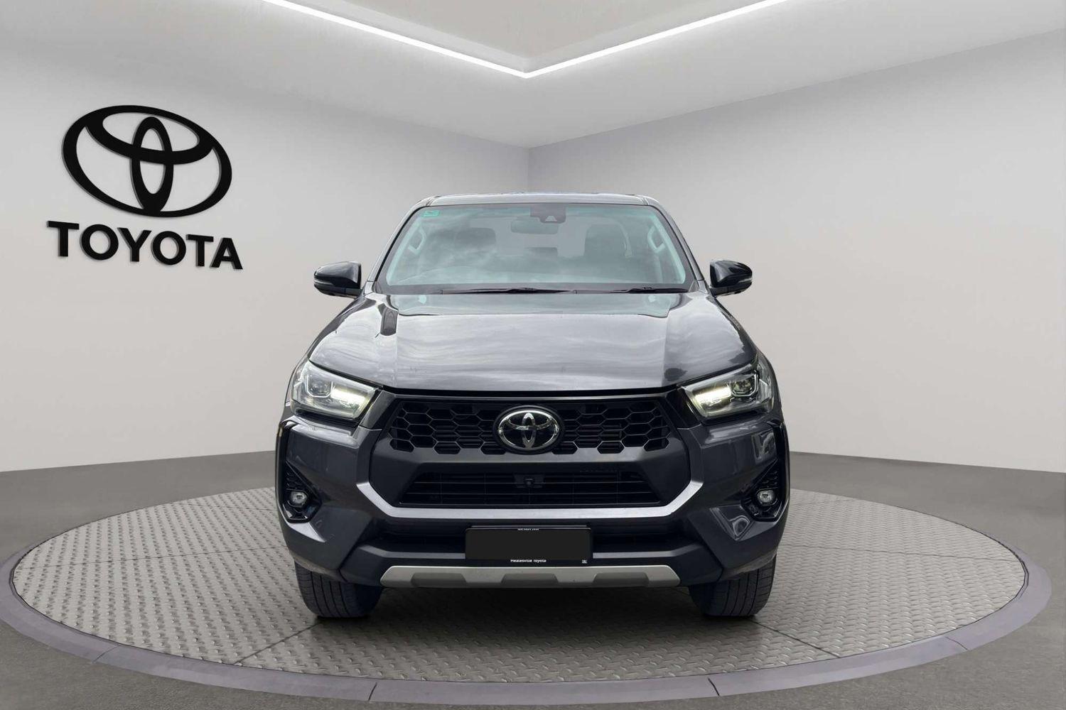2024 Toyota Hilux SR5 in Silver