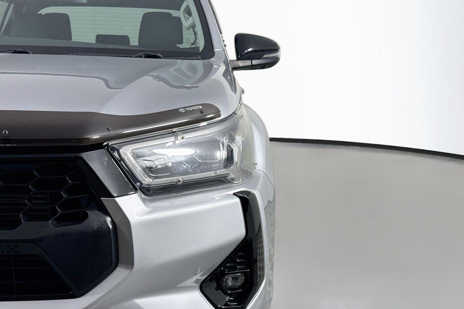 2024 Toyota Hilux SR5 in Silver