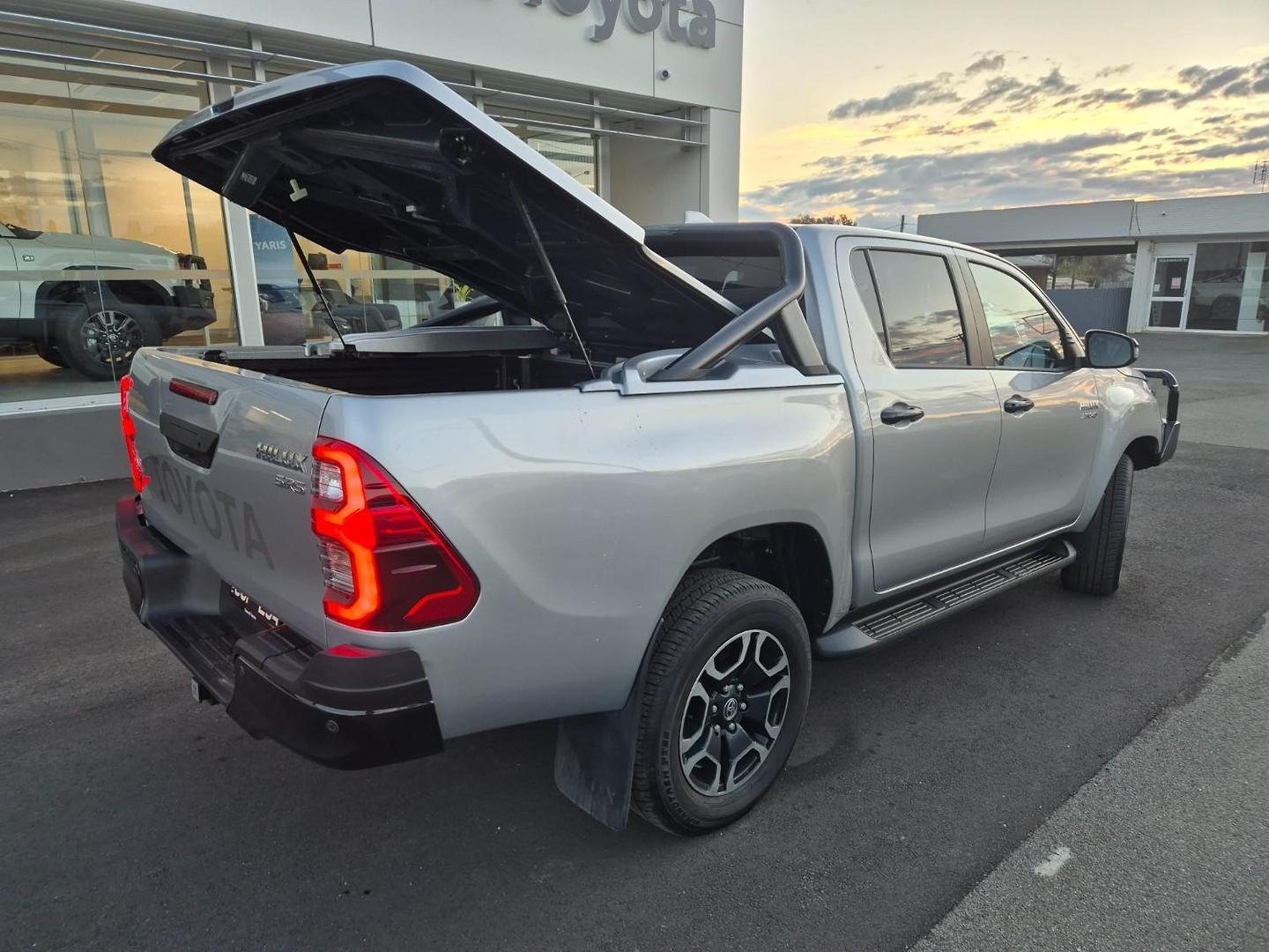 2024 Toyota Hilux SR5 in Silver