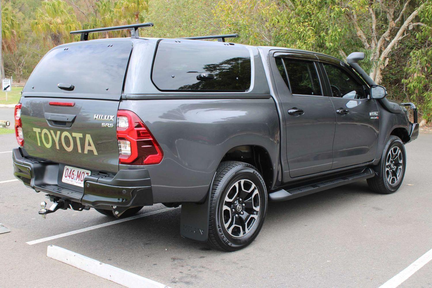 2025 Toyota Hilux SR5 in Silver