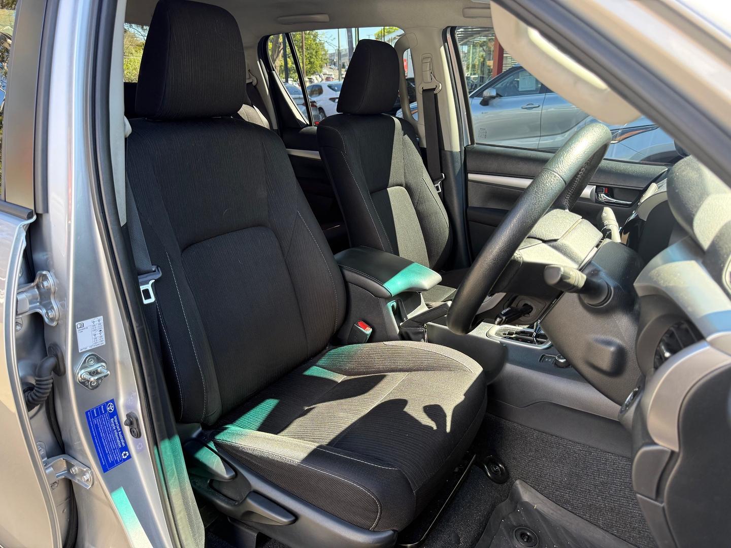 2025 Toyota Hilux SR5 in Silver