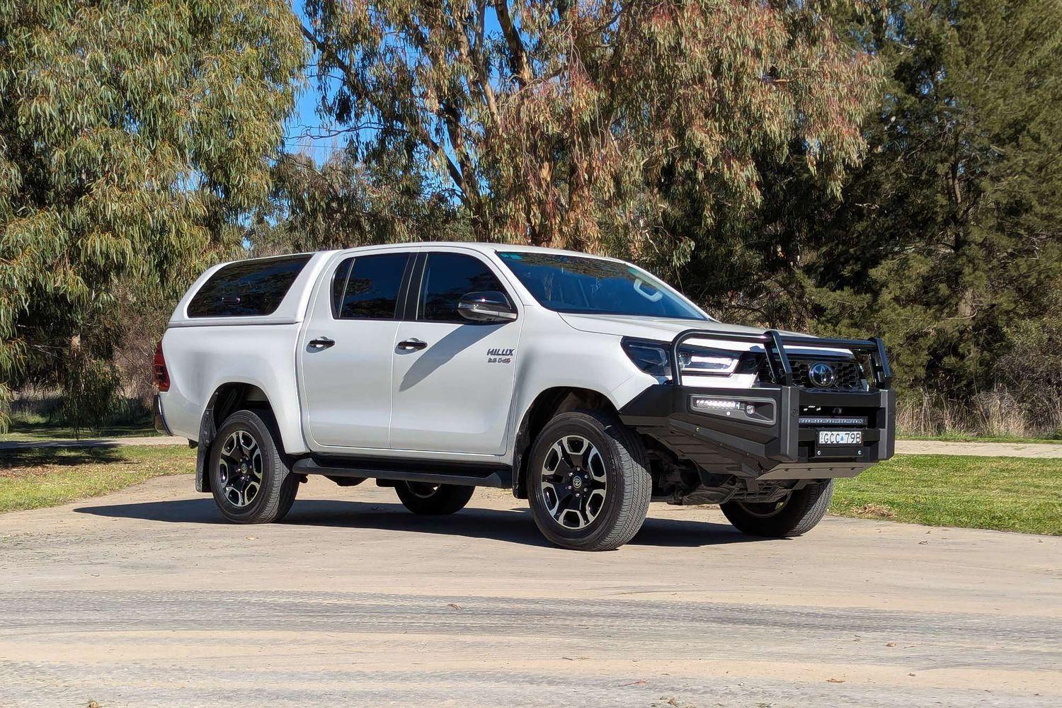 2025 Toyota Hilux SR5 in White