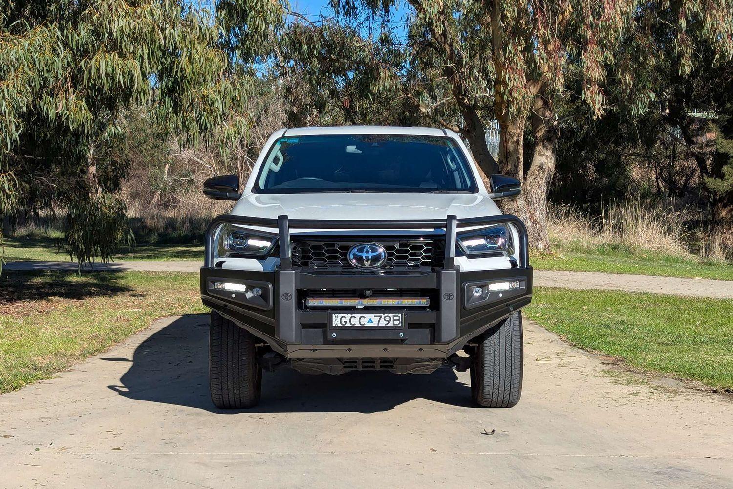 2025 Toyota Hilux SR5 in White