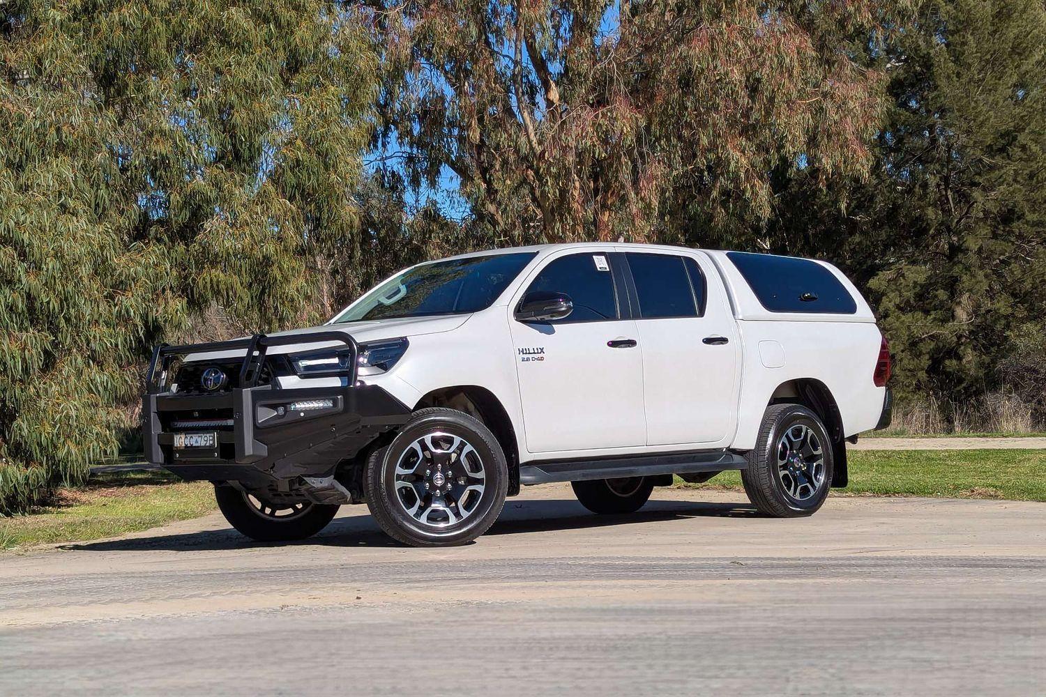 2025 Toyota Hilux SR5 in White