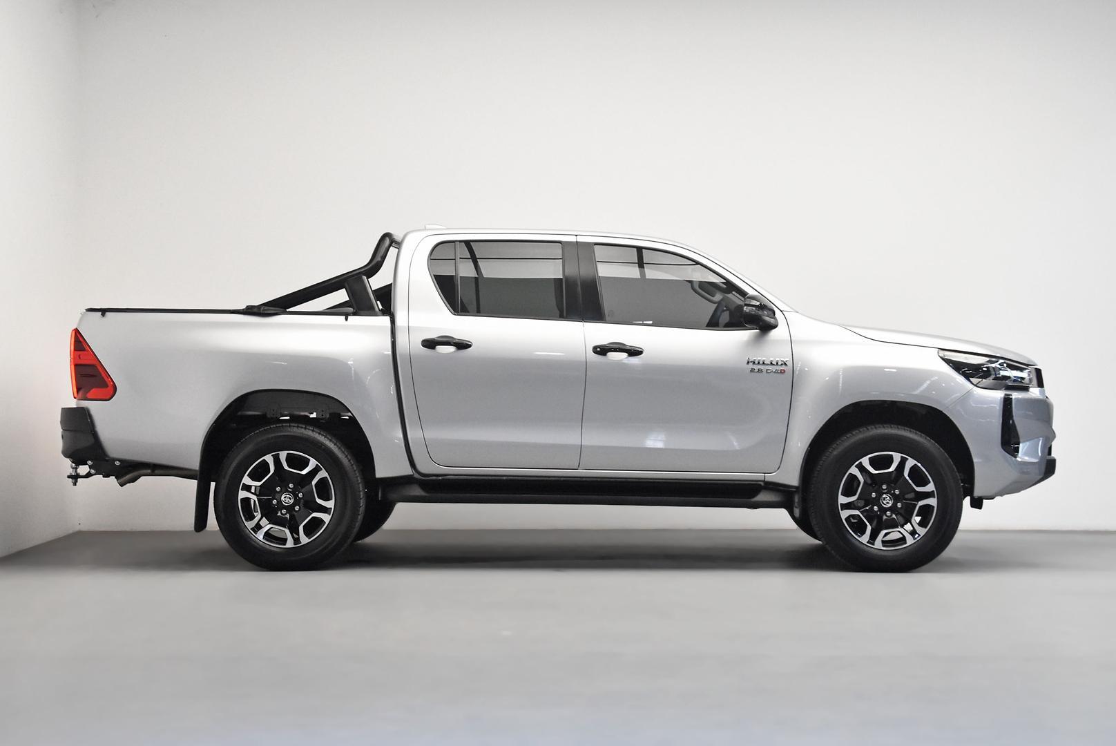2025 Toyota Hilux SR5 in Silver