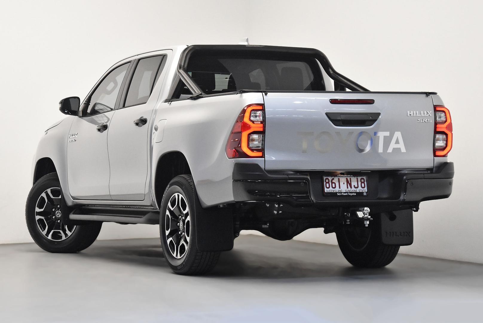 2025 Toyota Hilux SR5 in Silver