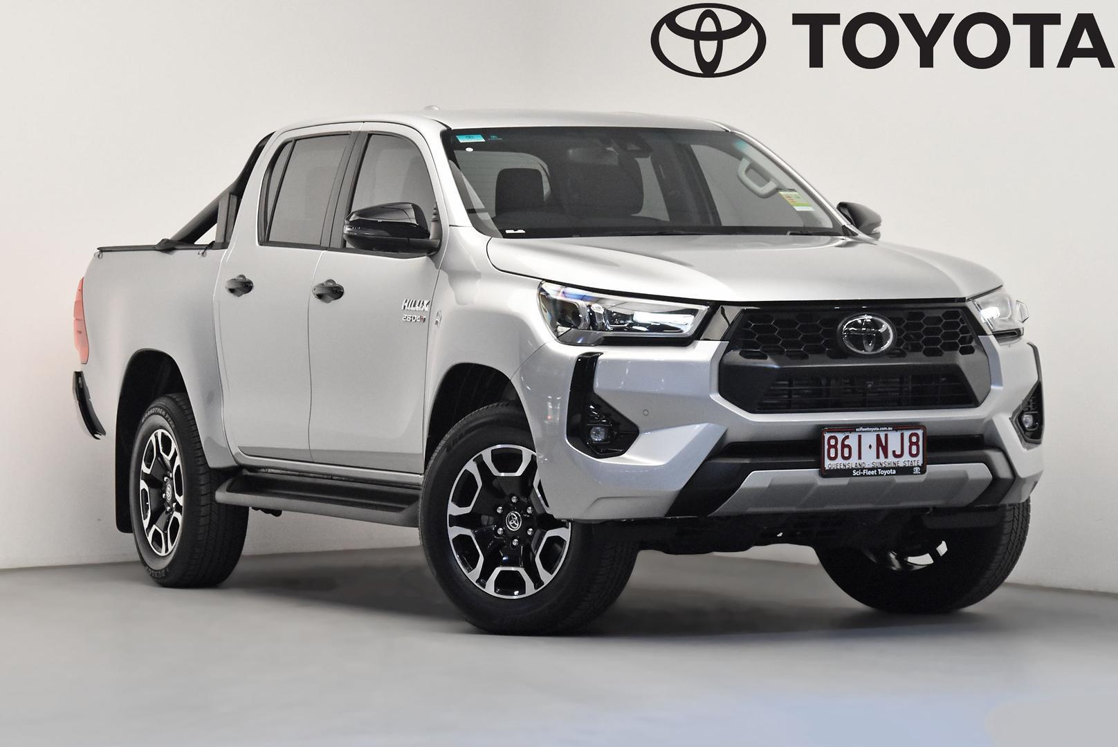 2025 Toyota Hilux SR5 in Silver