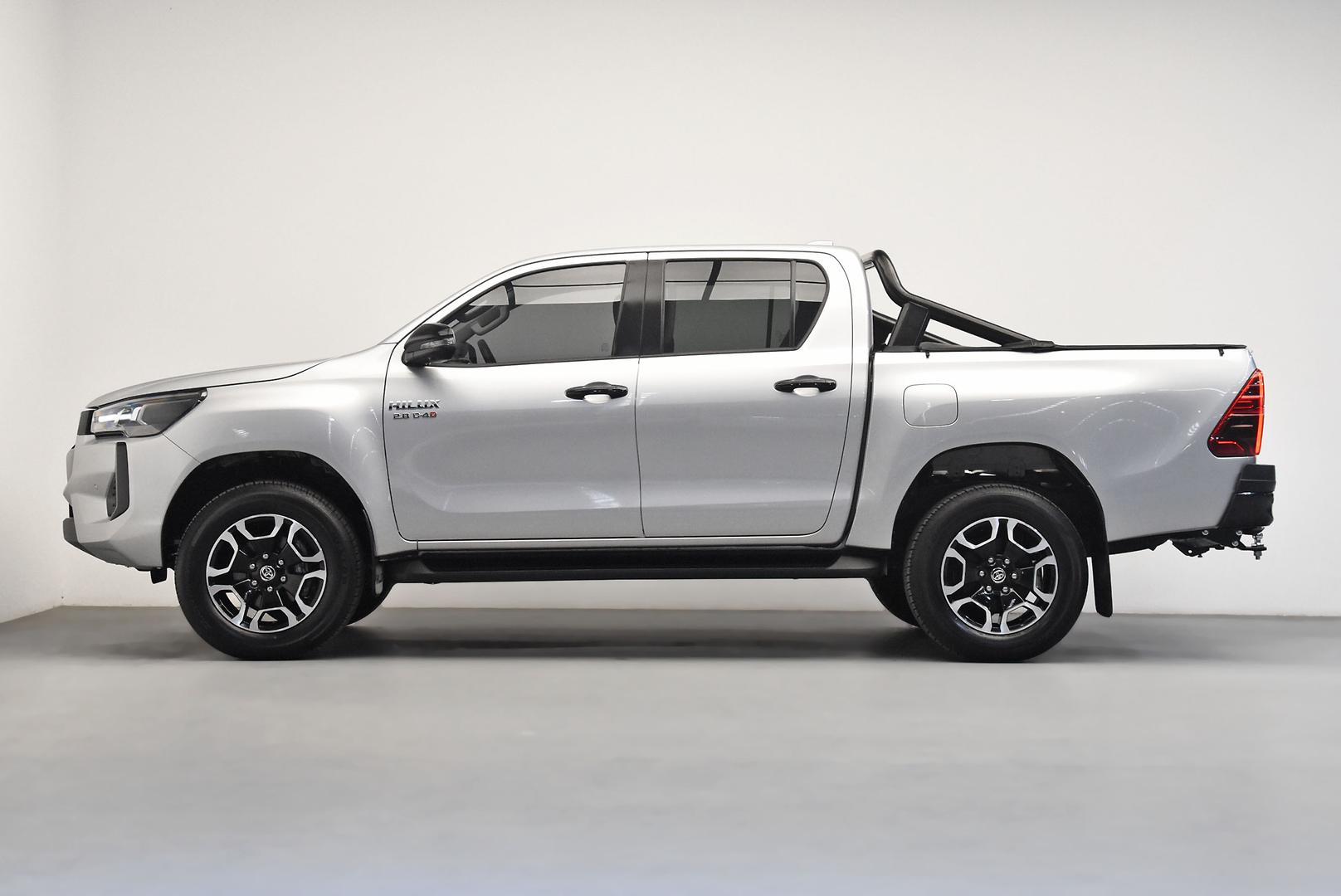 2025 Toyota Hilux SR5 in Silver