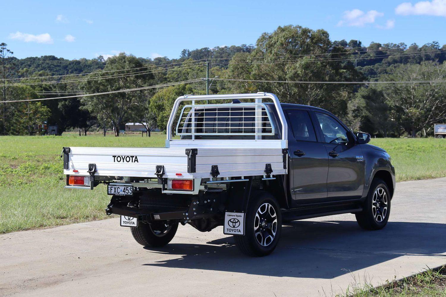 2025 Toyota Hilux SR5 in Silver