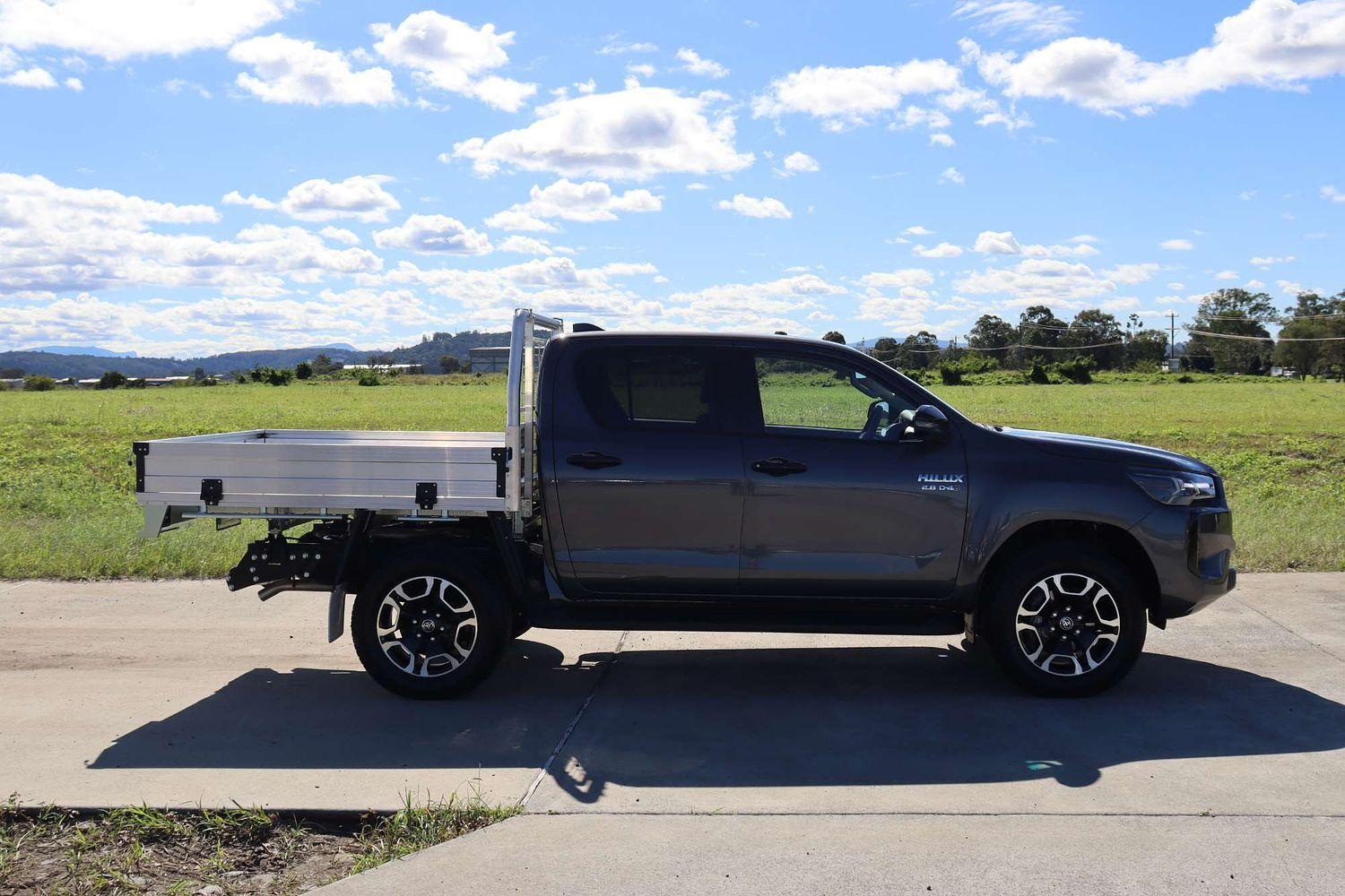 2025 Toyota Hilux SR5 in Silver