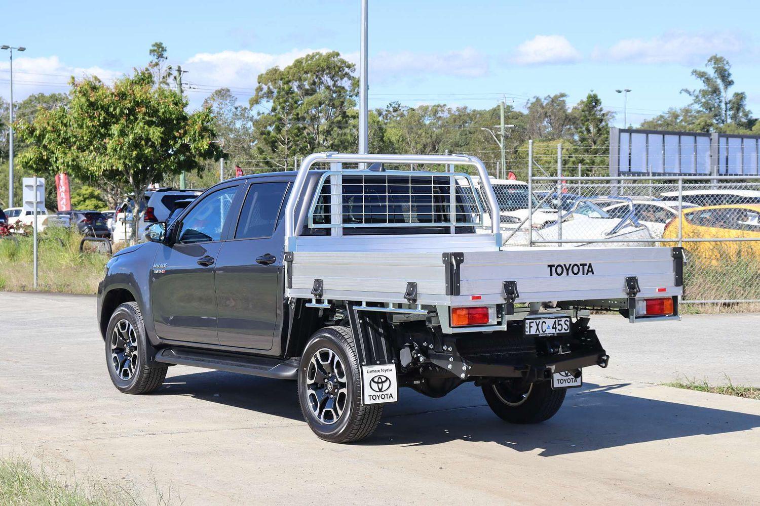 2025 Toyota Hilux SR5 in Silver