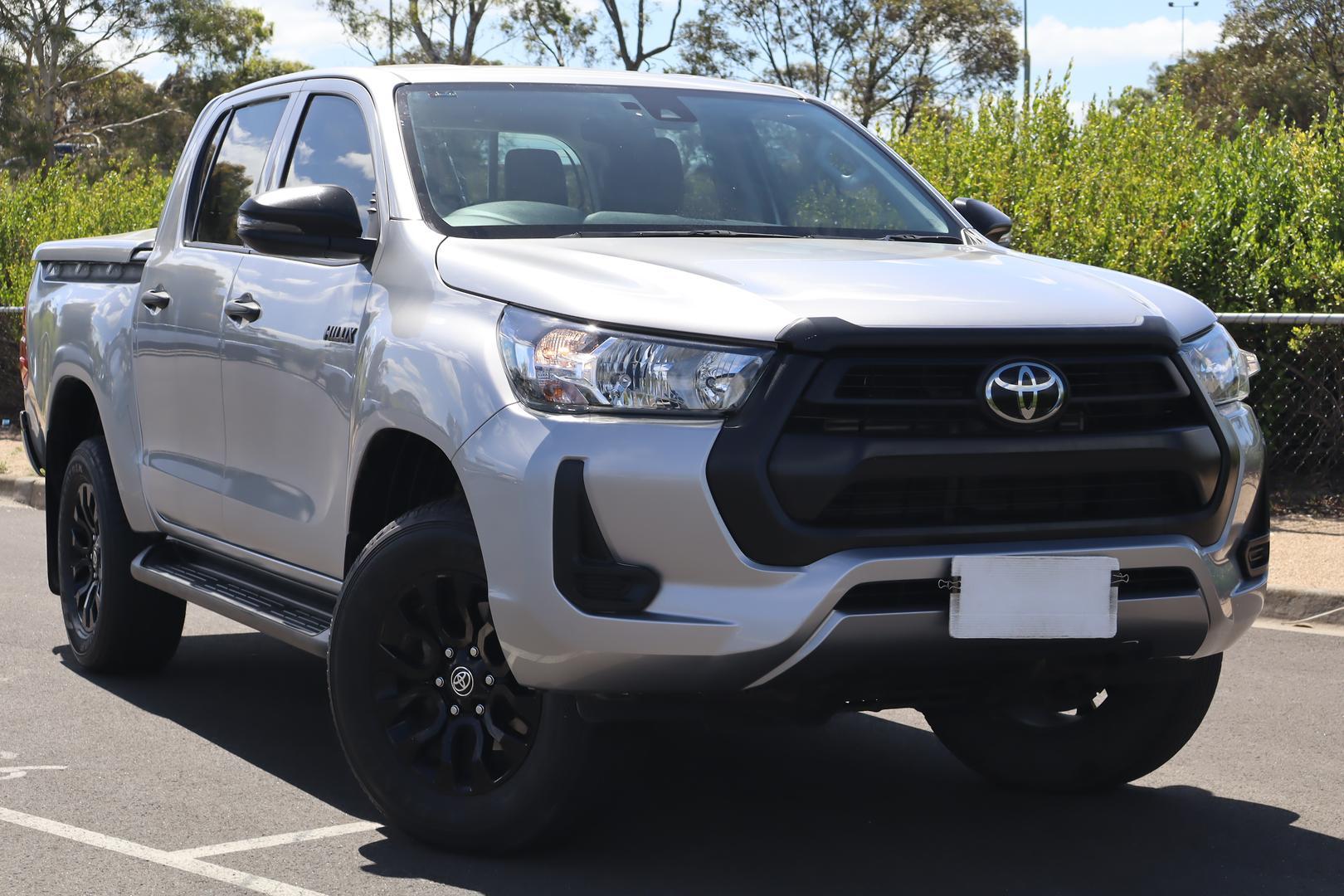 2022 Toyota Hilux Workmate in Silver