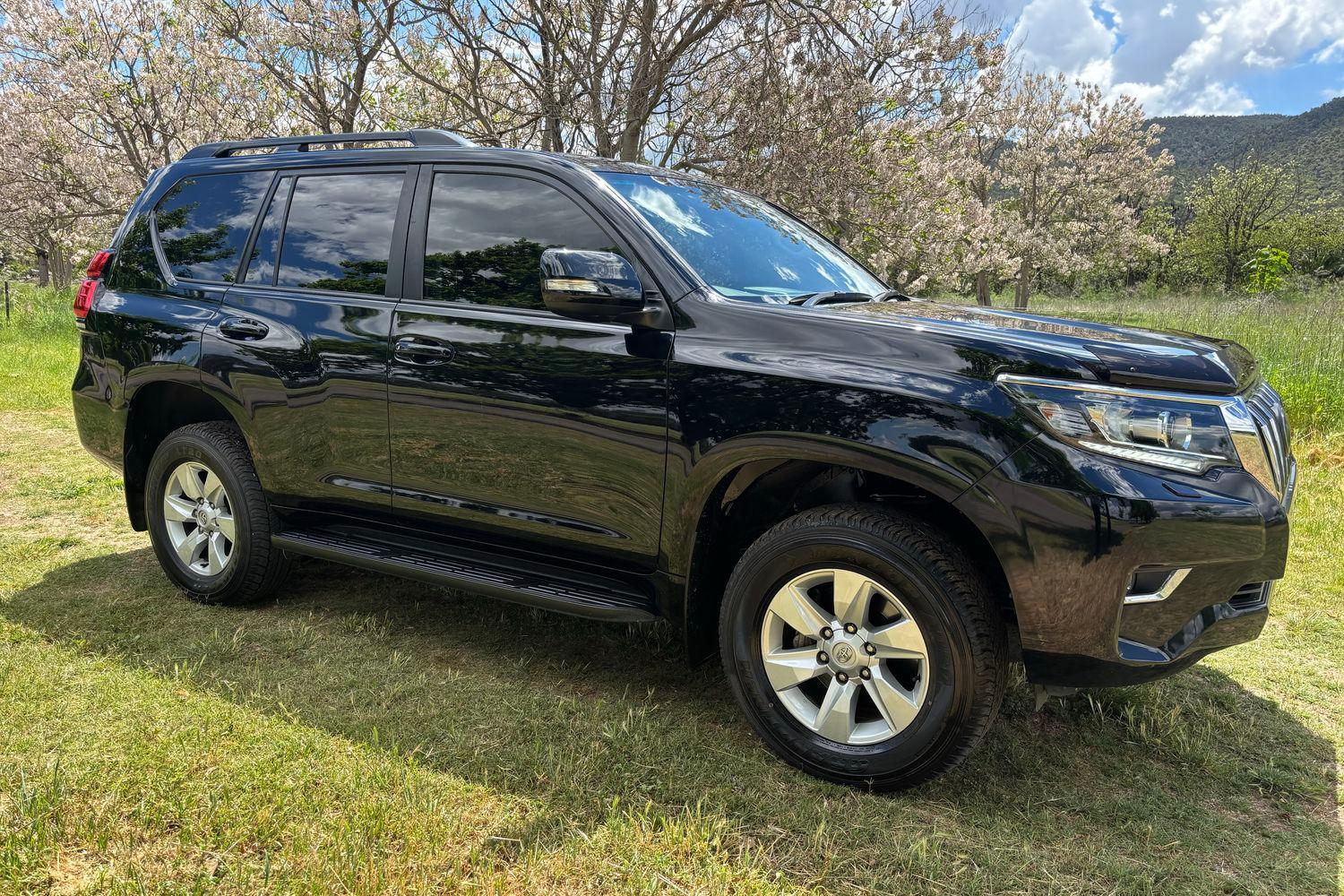 2005 Toyota Hilux GXL in White