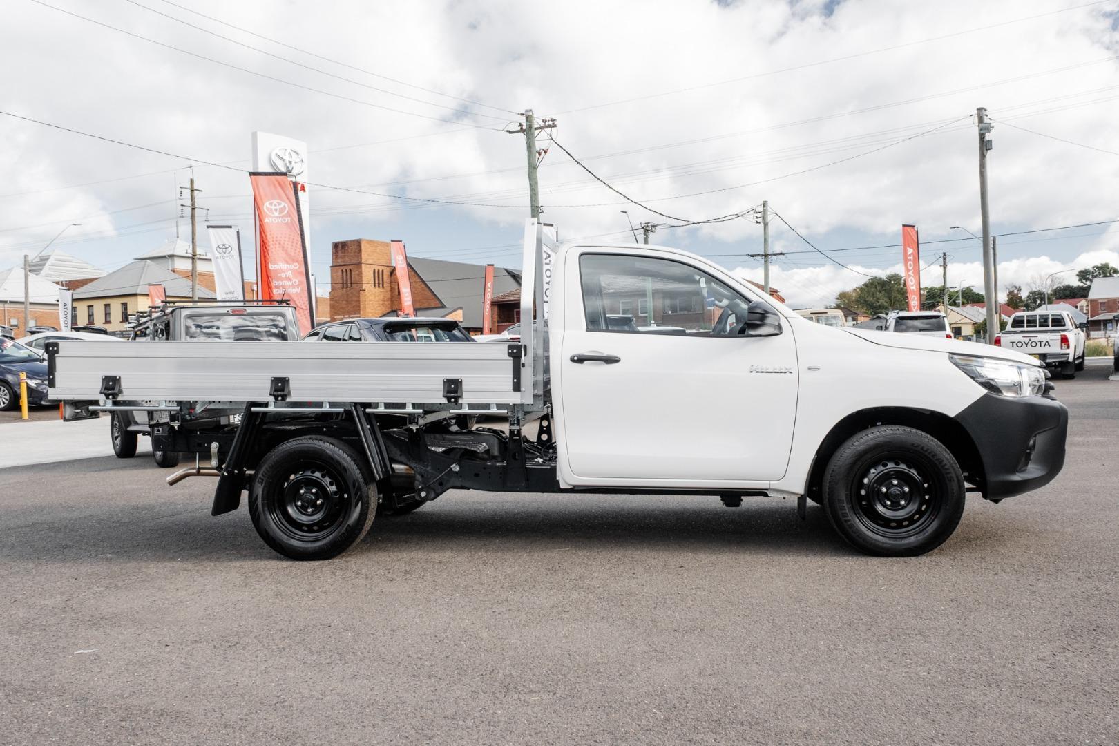 2025 Toyota Hilux Workmate in White
