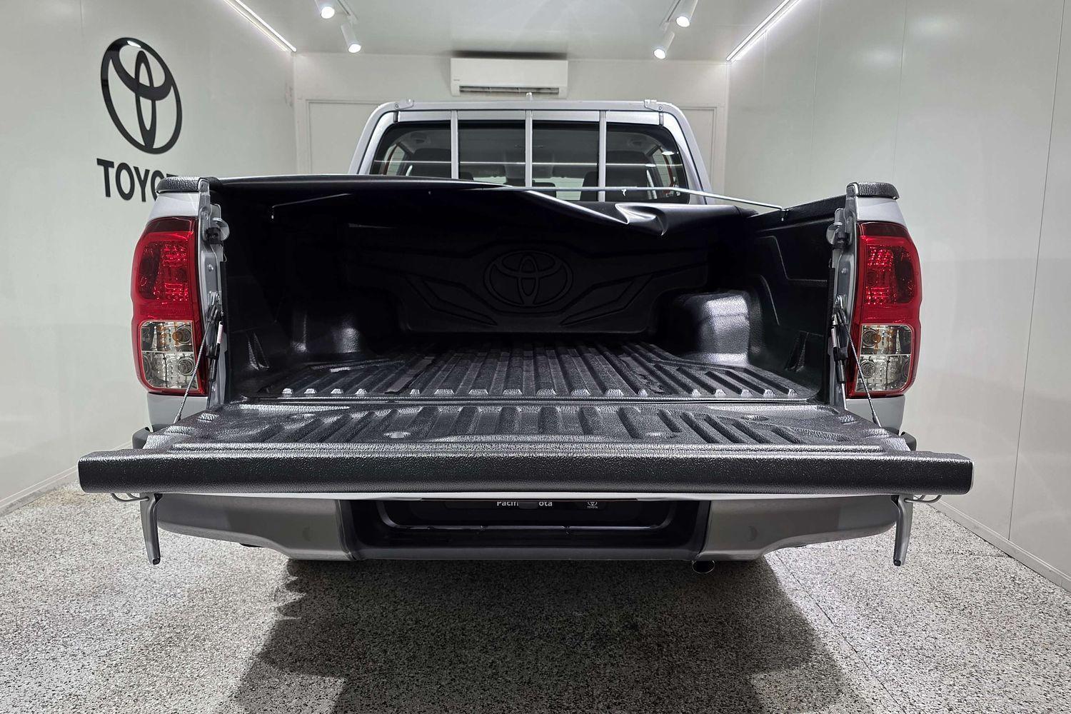2025 Toyota Hilux Workmate in Silver