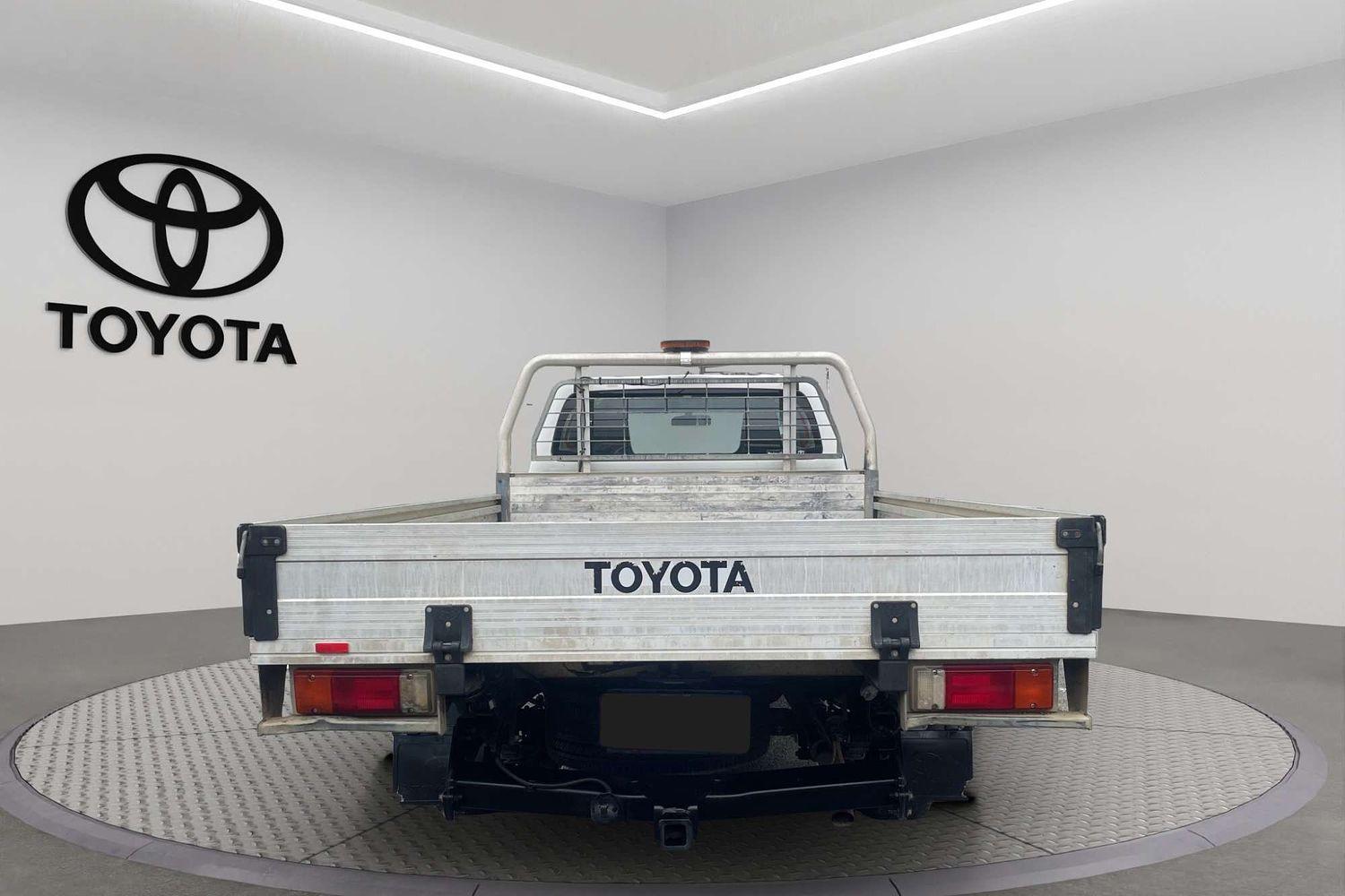 2016 Toyota Hilux Workmate in White