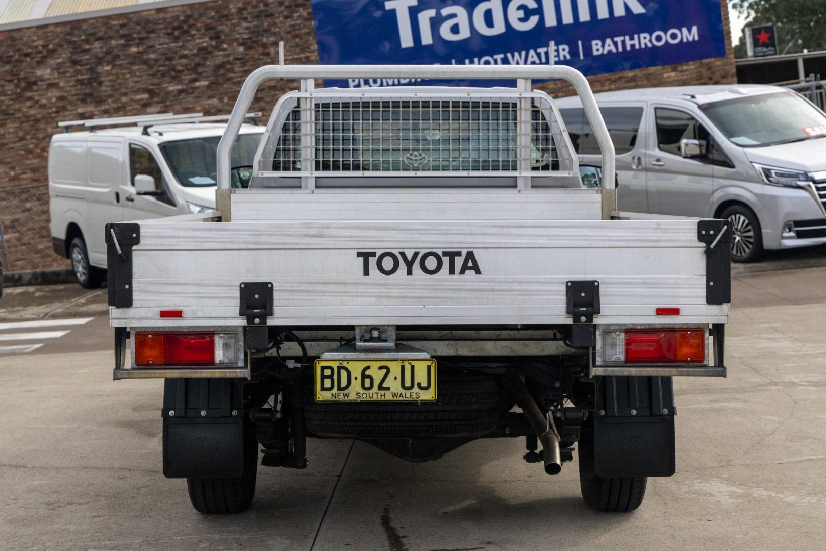 2016 Toyota Hilux Workmate in Silver