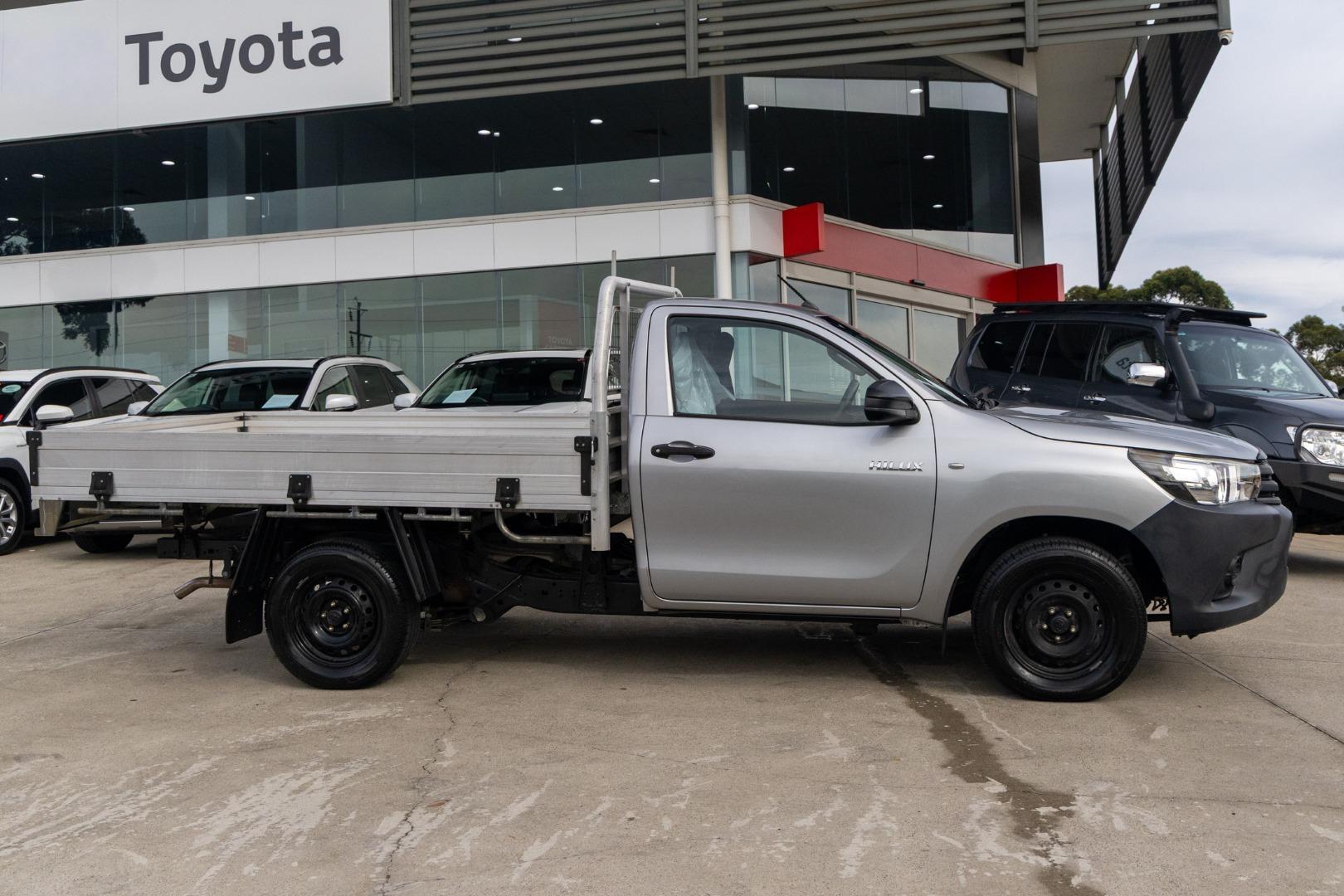 2016 Toyota Hilux Workmate in Silver