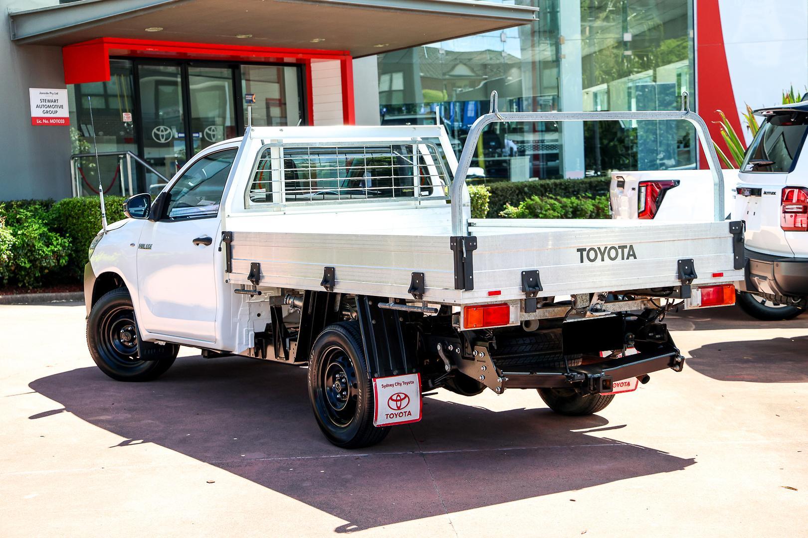 2016 Toyota Hilux Workmate in White
