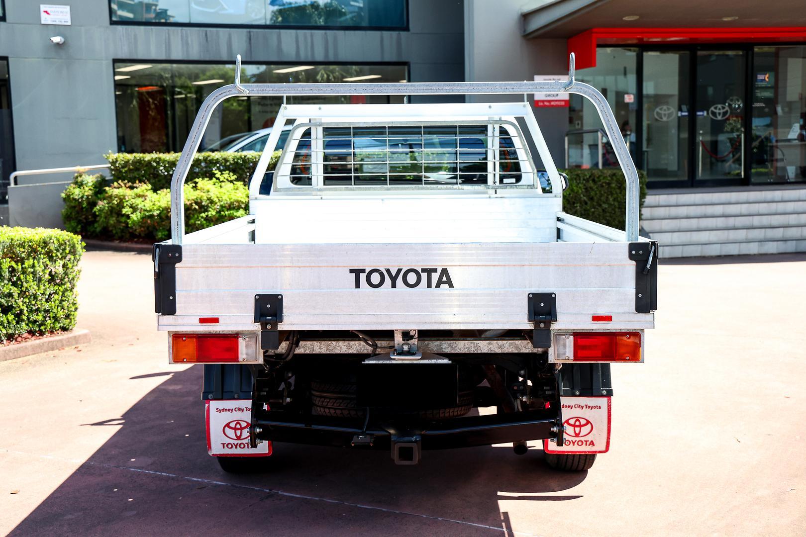 2016 Toyota Hilux Workmate in White