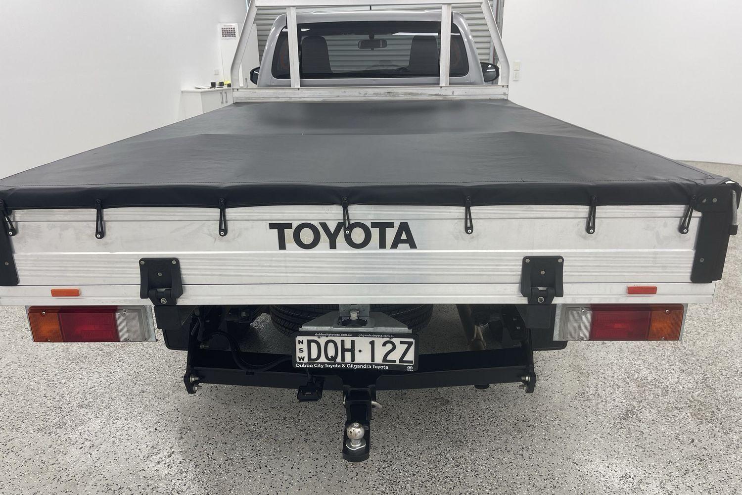 2017 Toyota Hilux Workmate in Silver