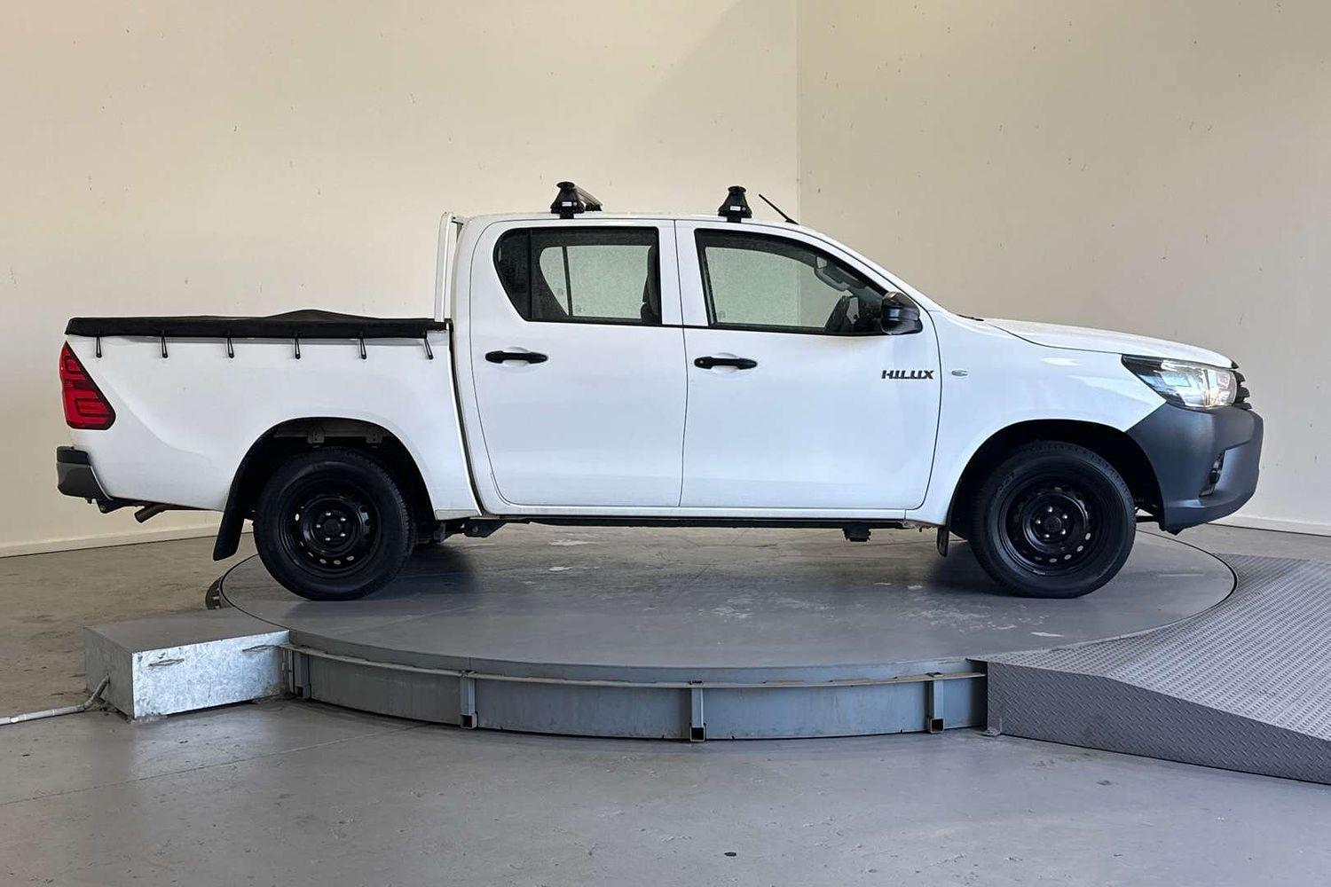 2017 Toyota Hilux Workmate in White