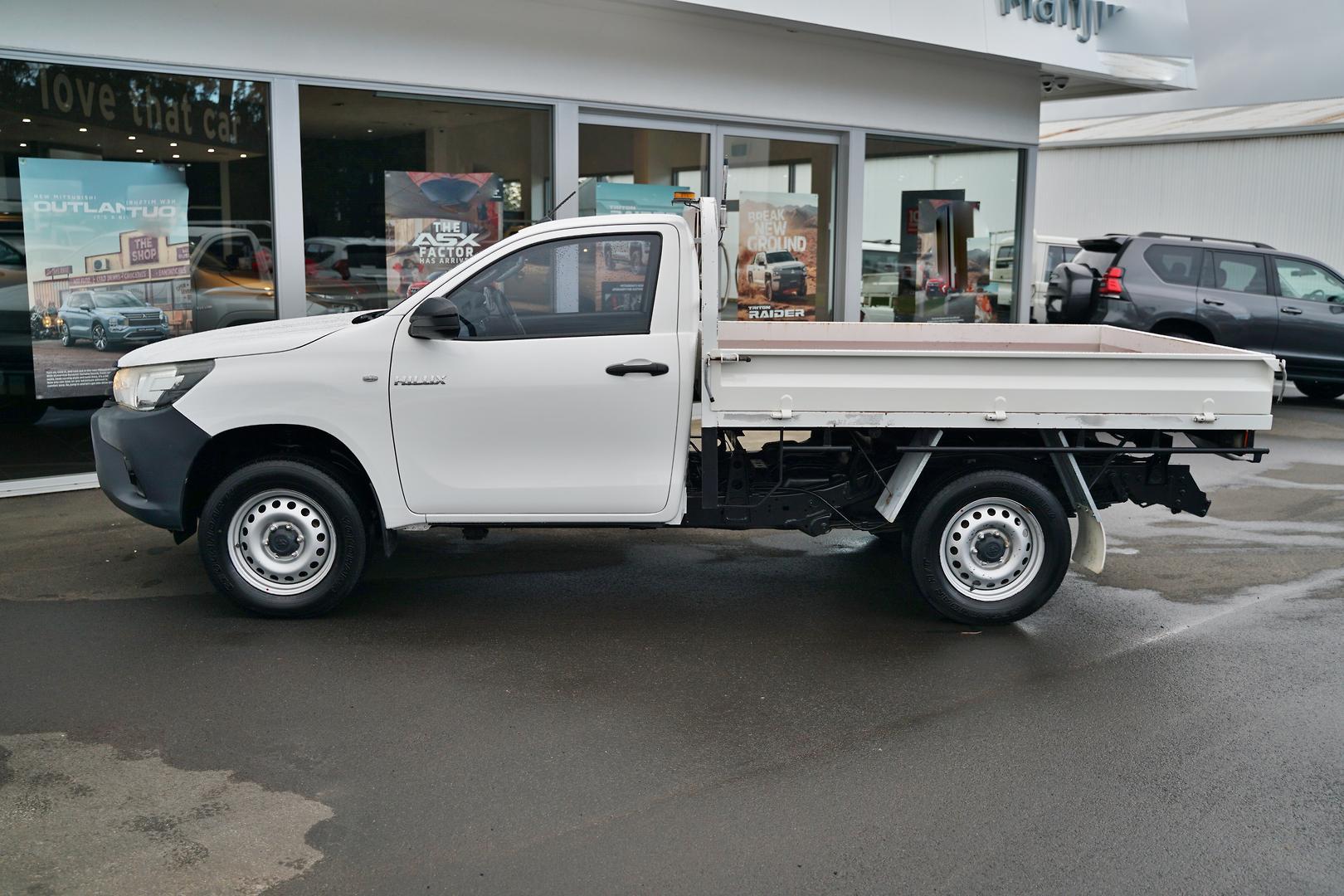 2016 Toyota Hilux Workmate in White