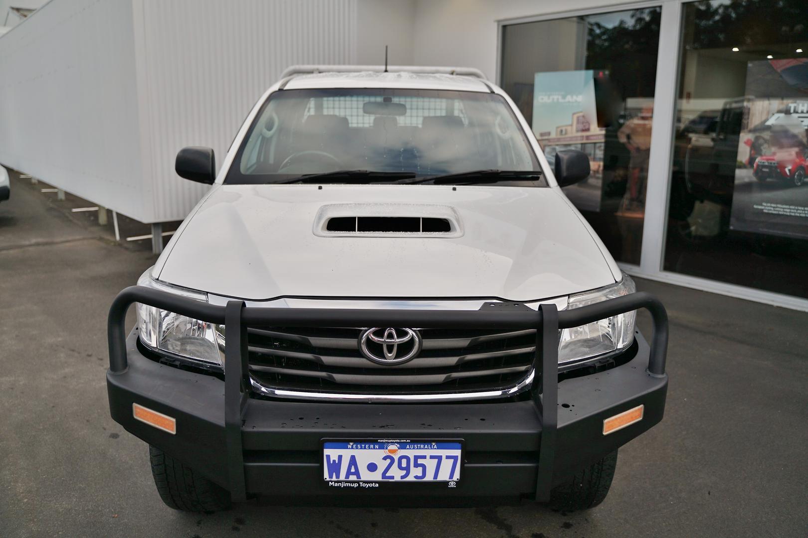 2014 Toyota Hilux SR in White