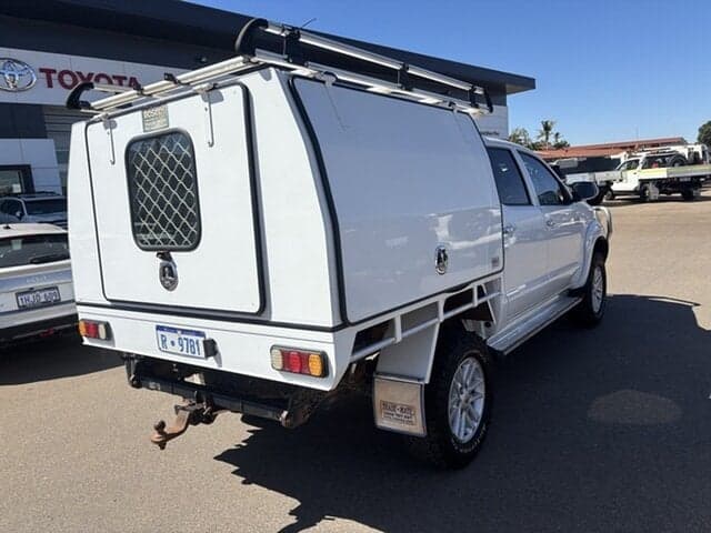 2011 Toyota Hilux SR5 in White