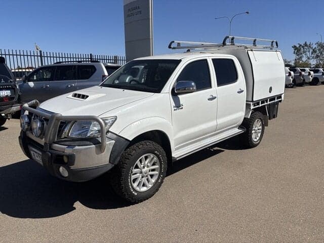 2011 Toyota Hilux SR5 in White
