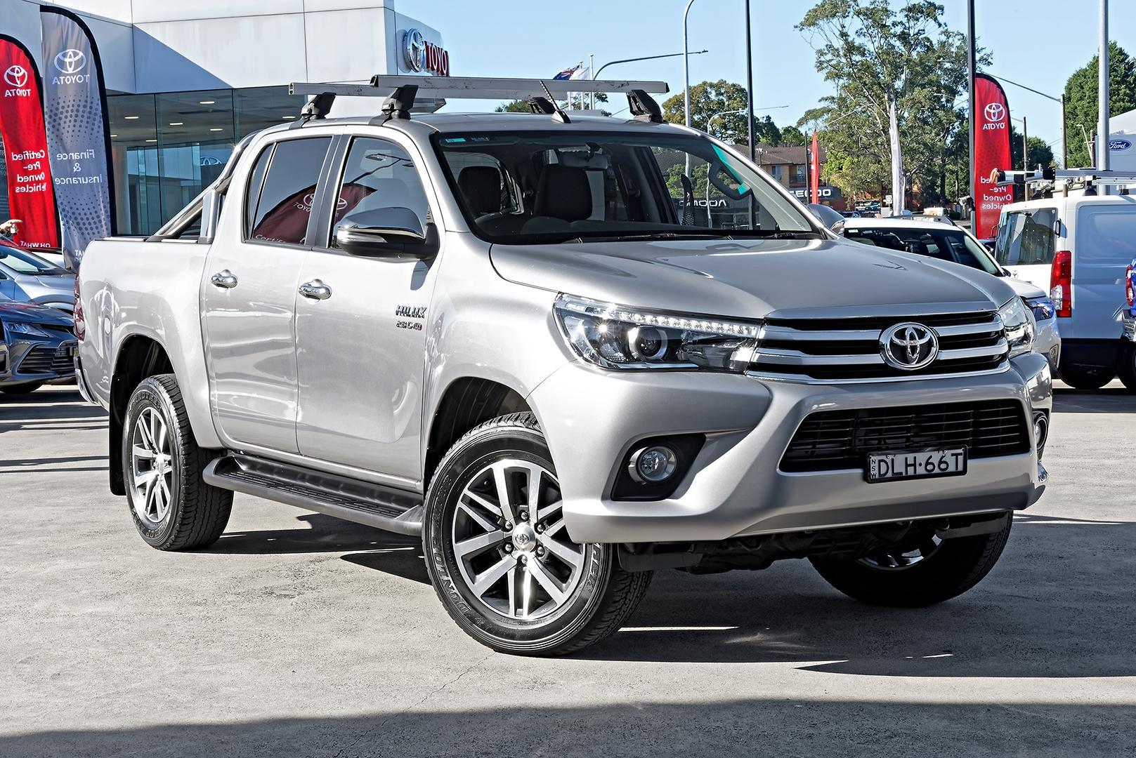 2016 Toyota Hilux SR5 in Silver