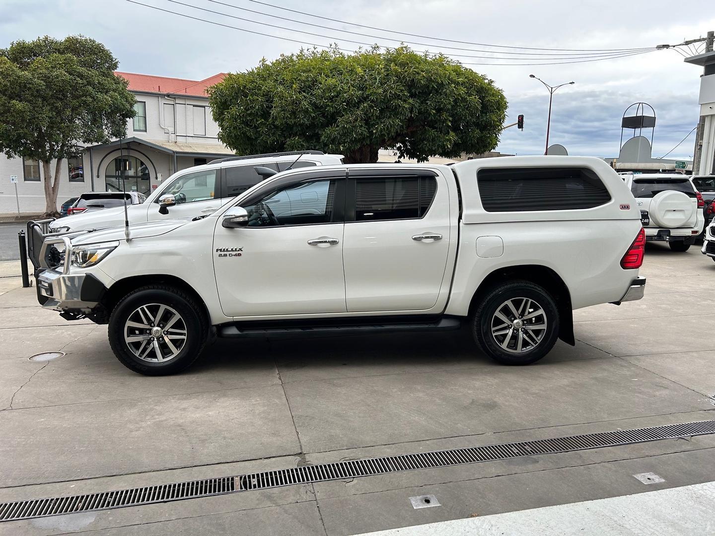 2017 Toyota Hilux SR5 in White