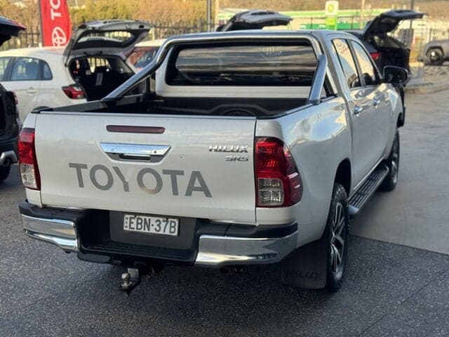 2019 Toyota Hilux SR5 in White