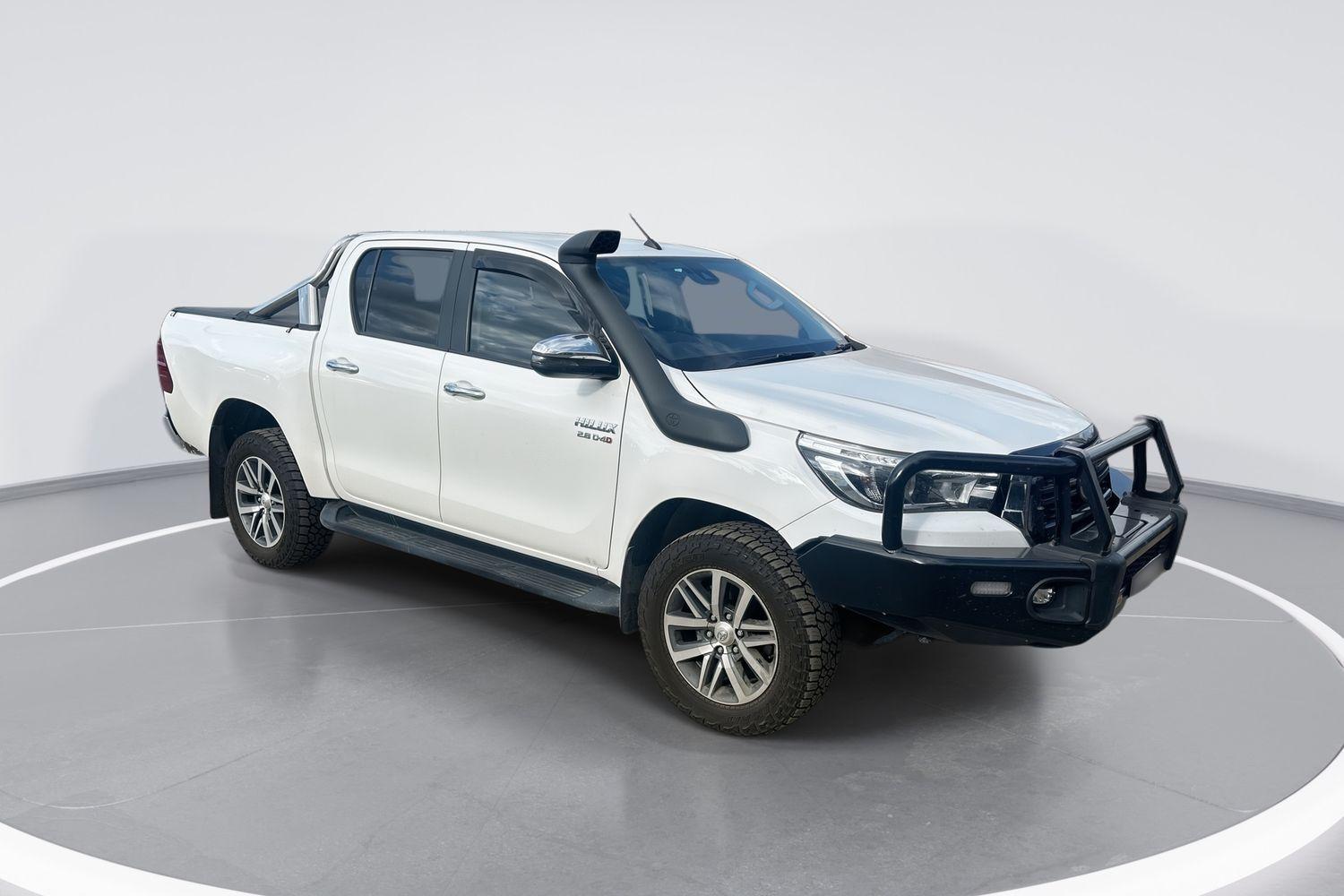 2020 Toyota Hilux SR5 in White