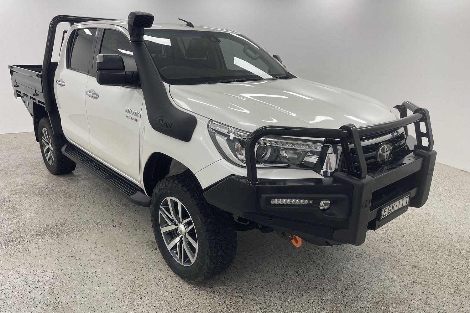 2020 Toyota Hilux SR5 in White
