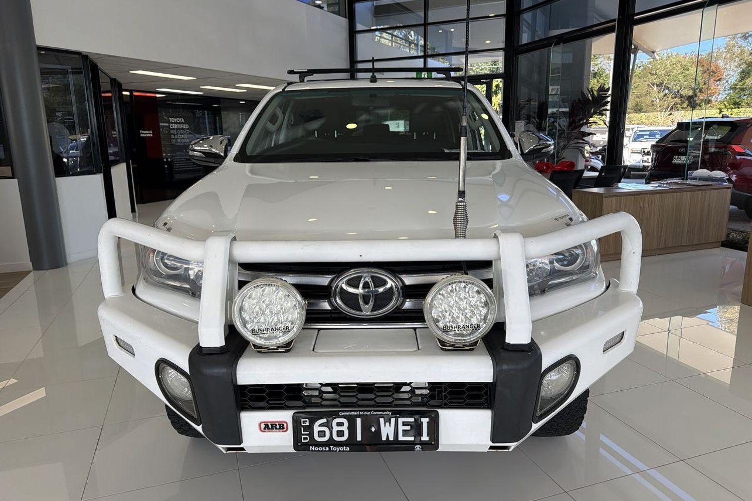 2016 Toyota Hilux SR5 in White