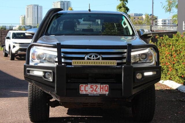 2016 Toyota Hilux SR5 in Silver