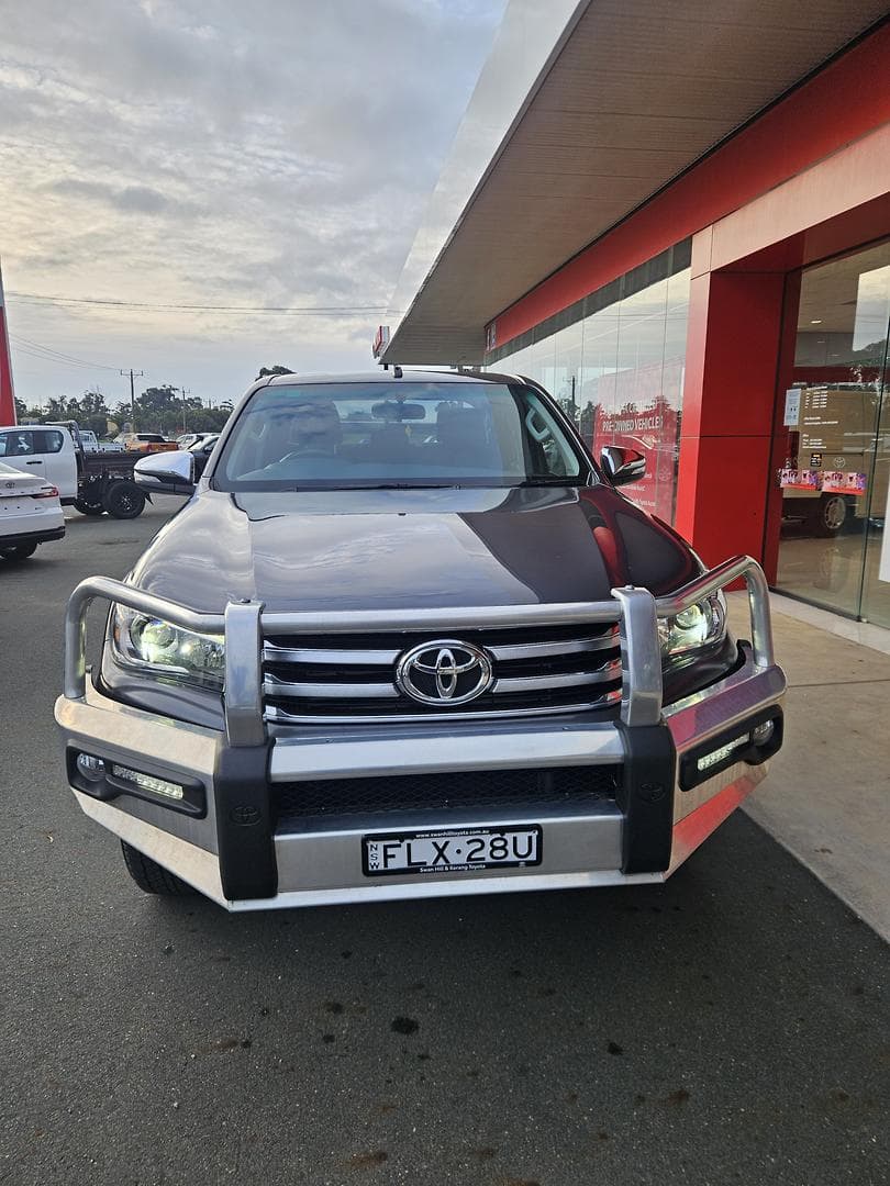 2016 Toyota Hilux SR5 in Silver
